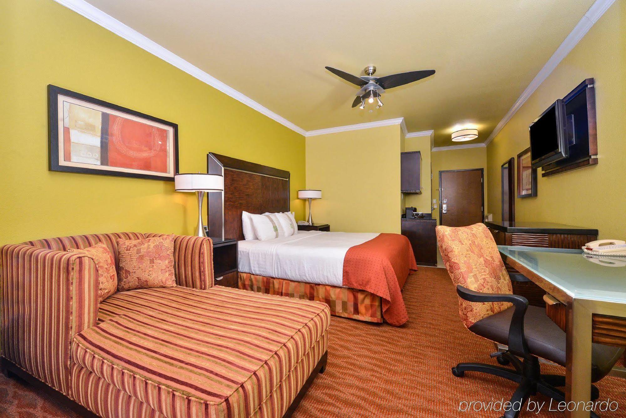 Holiday Inn & Suites Mckinney - N Allen By Ihg Exterior photo