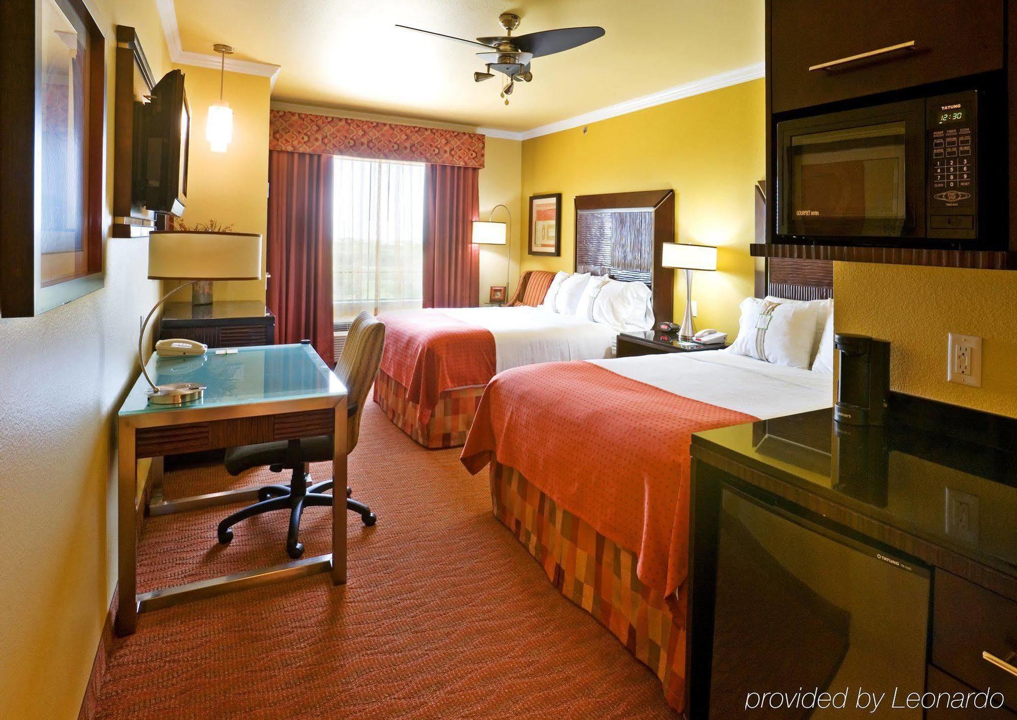 Holiday Inn & Suites Mckinney - N Allen By Ihg Room photo